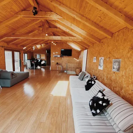 A Cheerful 3bedroom Villa, With Free Parking. Willa