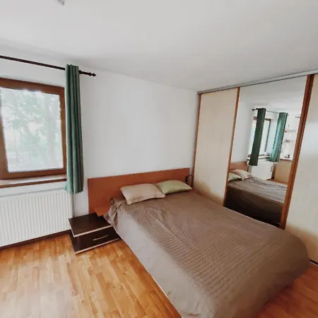 A Cheerful 3bedroom Villa, With Free Parking. *