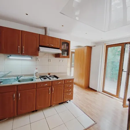 Willa A Cheerful 3bedroom Villa, With Free Parking.